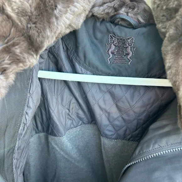 Aquascutum London Black Puffer Jacket with Insulated Design - Picture 8 of 11